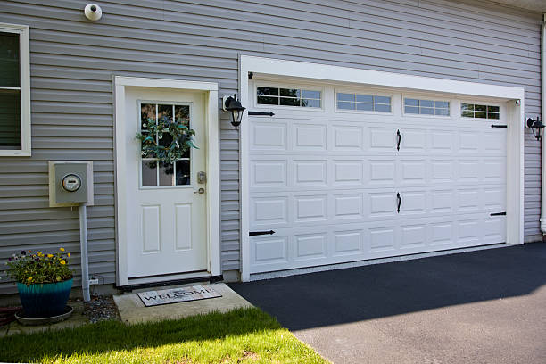 24/7 Emergency Garage Door Panel Replacement experts in Morton, MS